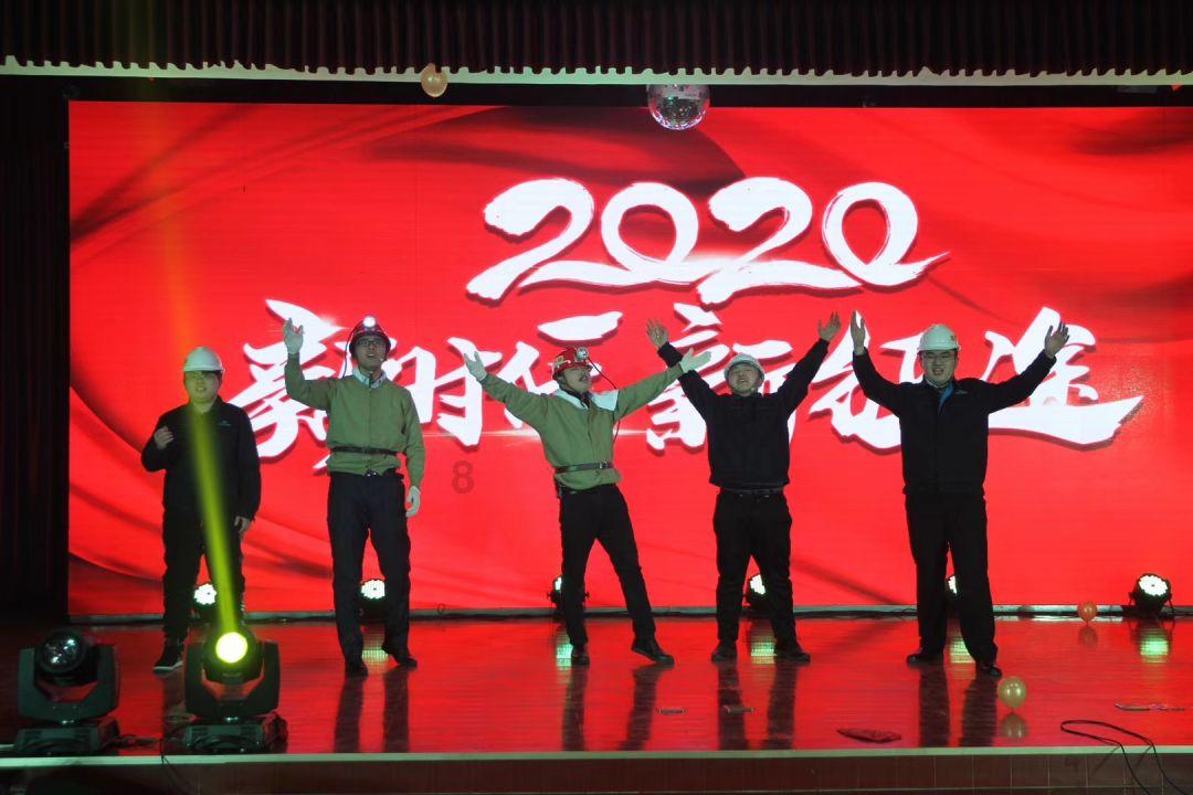 我想问一下大家毕了业考研在家学还是报班？有必要报班吗价格好贵
